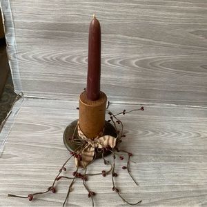 Country farmhouse candle stick holder. Good condition. See all photos.